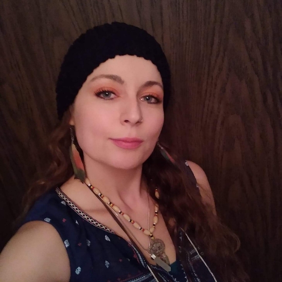 Meet your Posher, Amie - Picture 2 of 2